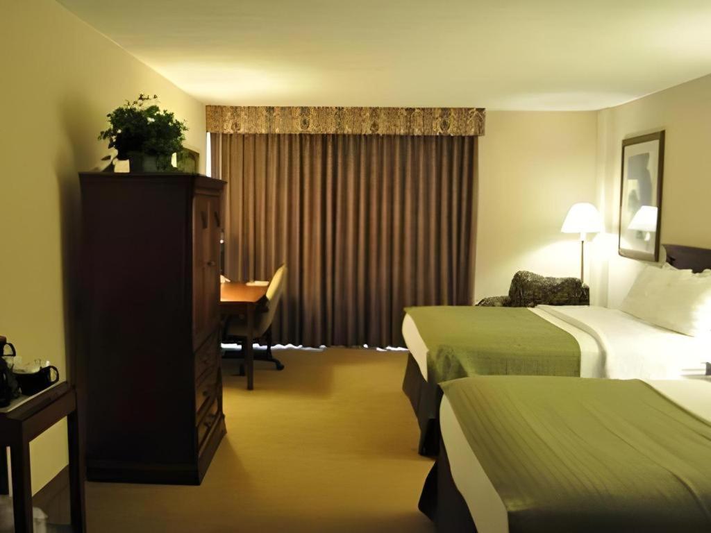Garden Plaza Hotel Saddle Brook Exteriér fotografie