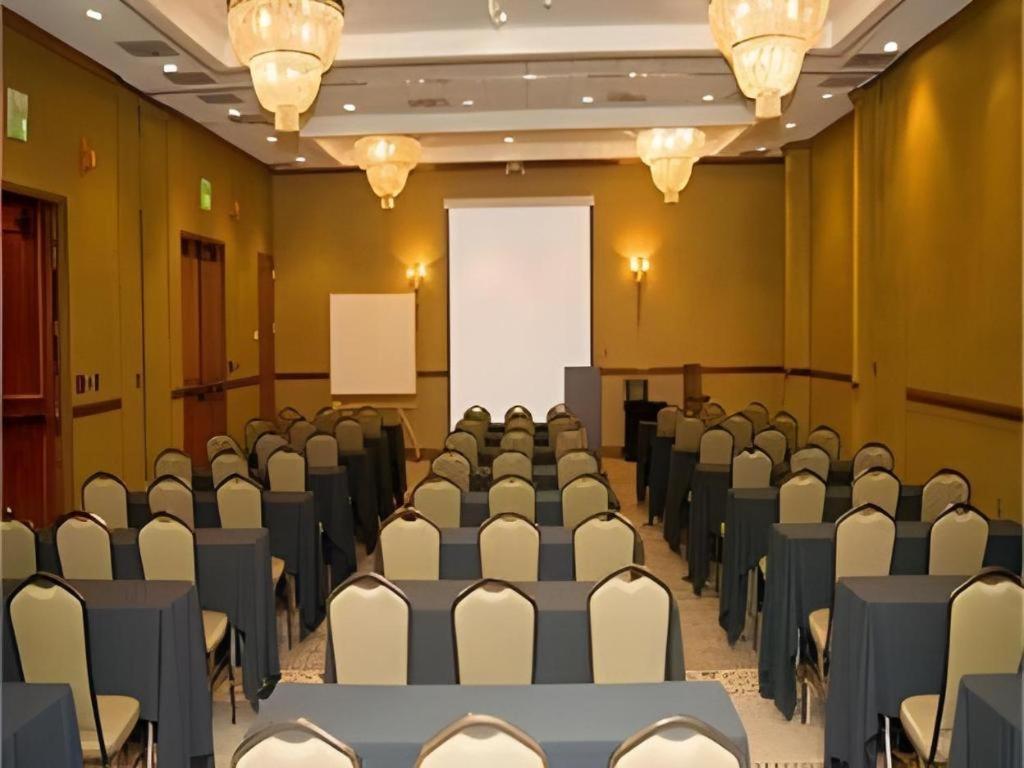 Garden Plaza Hotel Saddle Brook Exteriér fotografie